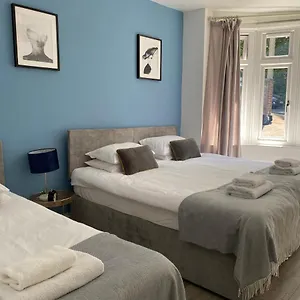 Holiday home Accessible 3-bedroom Bungalow With Patio +driveway, Southampton